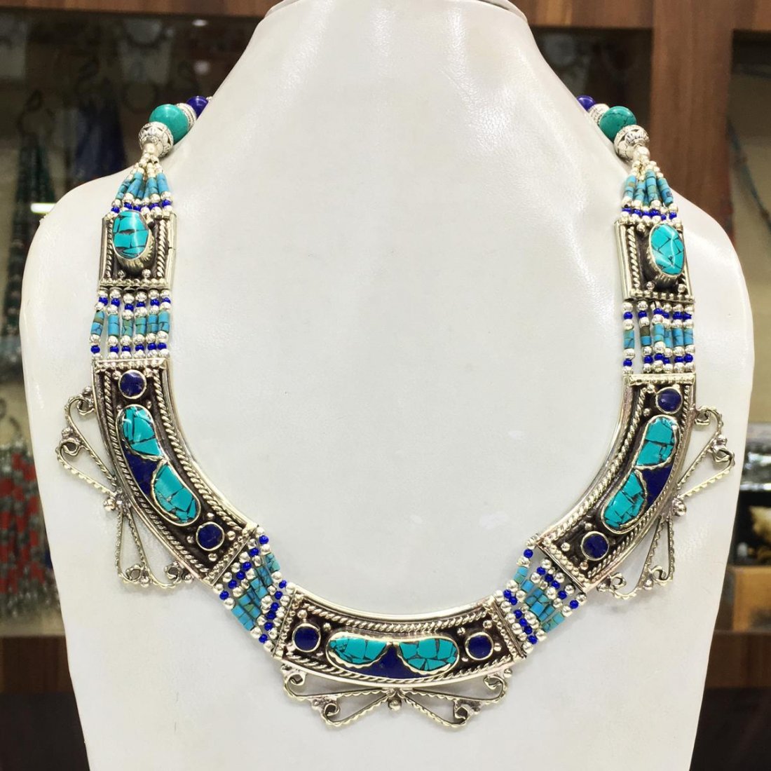 Tibet Natural Stone Turquoise & Lapiz Lazuli Necklace: Tibet Natural Stone Hand Made Turquoise, Lapiz Lazuli Necklace......;This elegant large Necklace was handcrafted in Tibet, the home of exquisite jewelry craftsmanship. It was skillfully made with larg