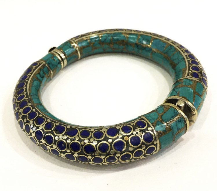 Natural Hand Made Lapis Lazuli & Turquoise Bangle: Natural Hand Made Tibet Lapis Lazuli & Turquoise free size Bangle.......This Bangle is made by Tibet Tribal ladies...completely natural stones....its free size as there is lock to open the bangle and 