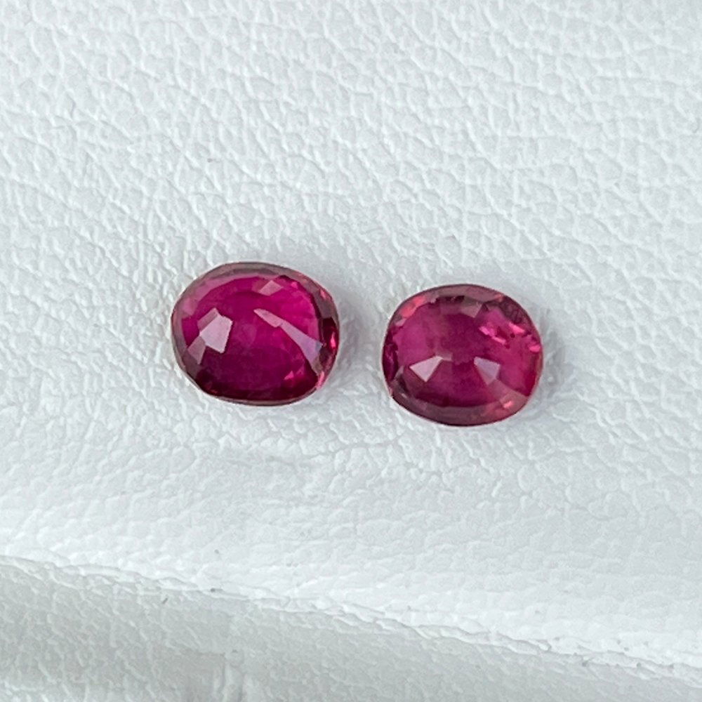 Natural Pigeon Blood Ruby Pair 1.17 Cts - Certified (1 of 3)