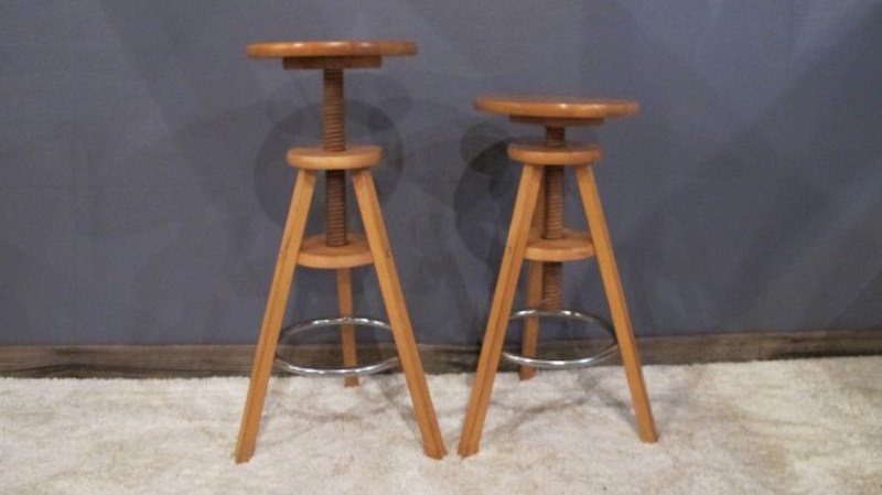 79. Oak Mid-Century Telescopic Stools: Nice pair of telescopic Mid-Century feel wooden bar or drafting stools. 31" Tallest. 25" Lowest.