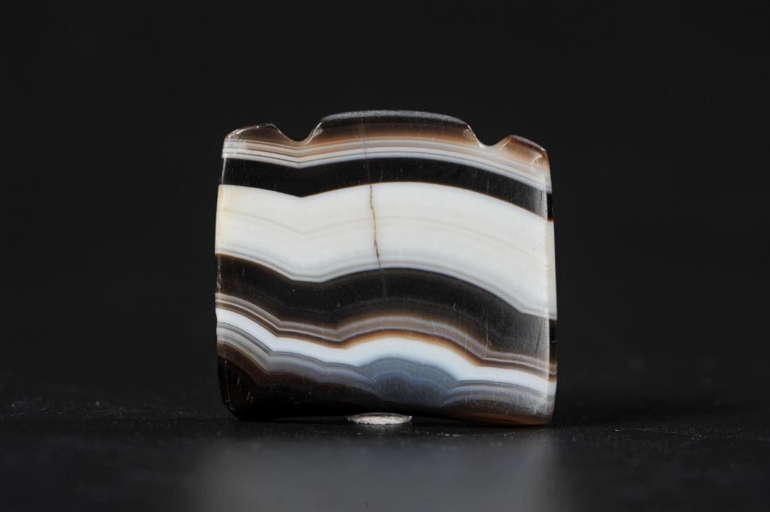 CHINESE AGATE PENDANT, WARRING STATES (1 of 9)