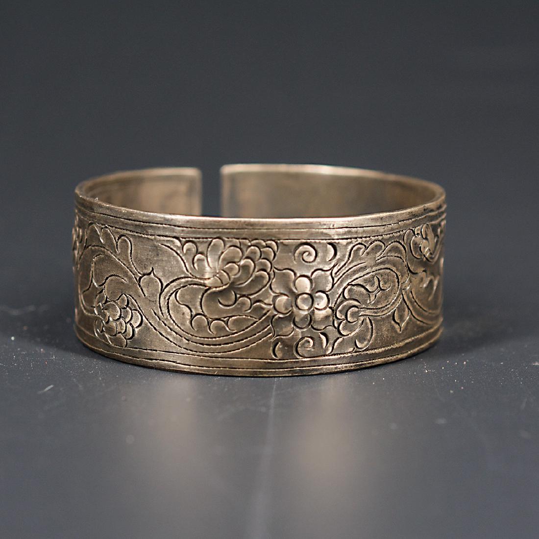 CHINESE QING DYNASTY BATONG BANGLES (1 of 3)