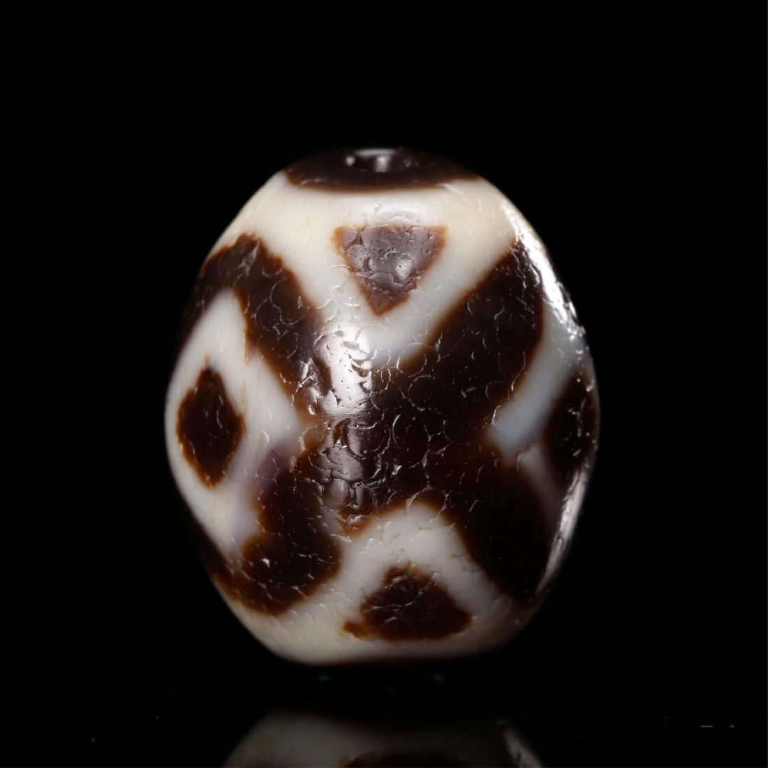 CHINESE TIBETAN AGATE DZI BEADS (1 of 6)