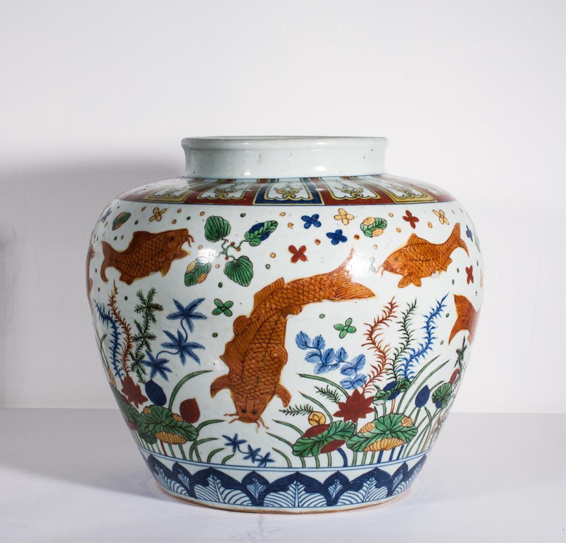 LARGE CHINESE MING DYNASTY WUCAI "FISH" JAR (1 of 6)