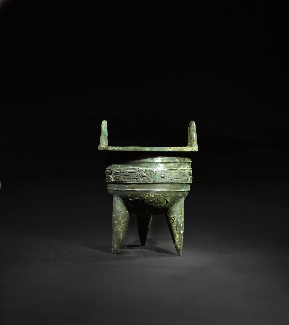 CHINESE ARCHAIC BRONZE TRIPOD CENSER (1 of 4)
