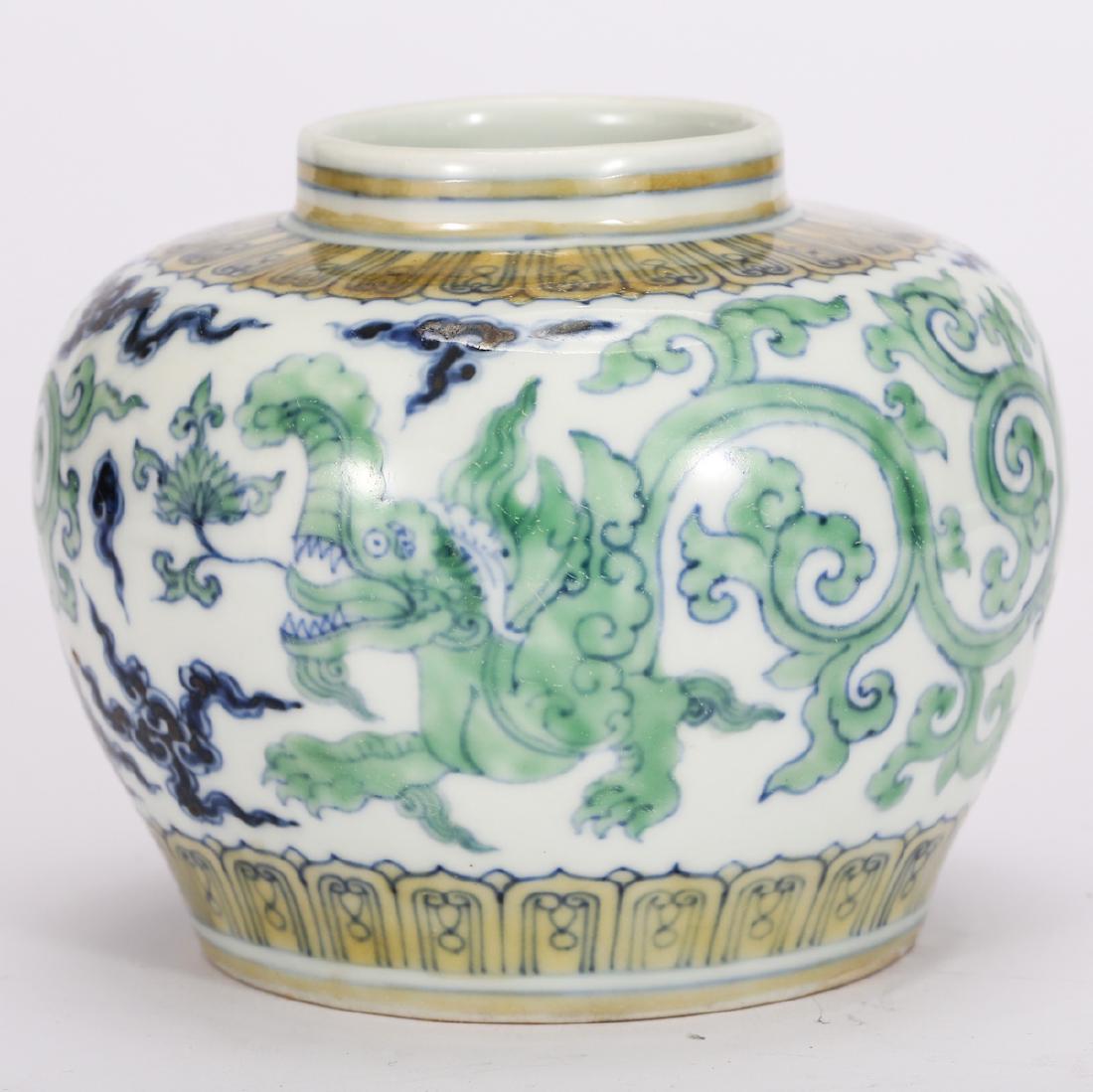 CHINESE FAMILLE VERTE PORCELAIN JAR (1 of 4)