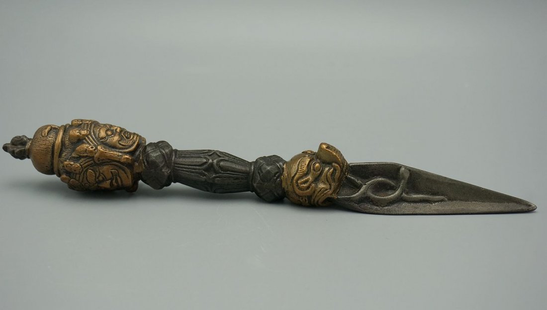 Antique sino-tibetan iron Dorje Phurba (1 of 8)