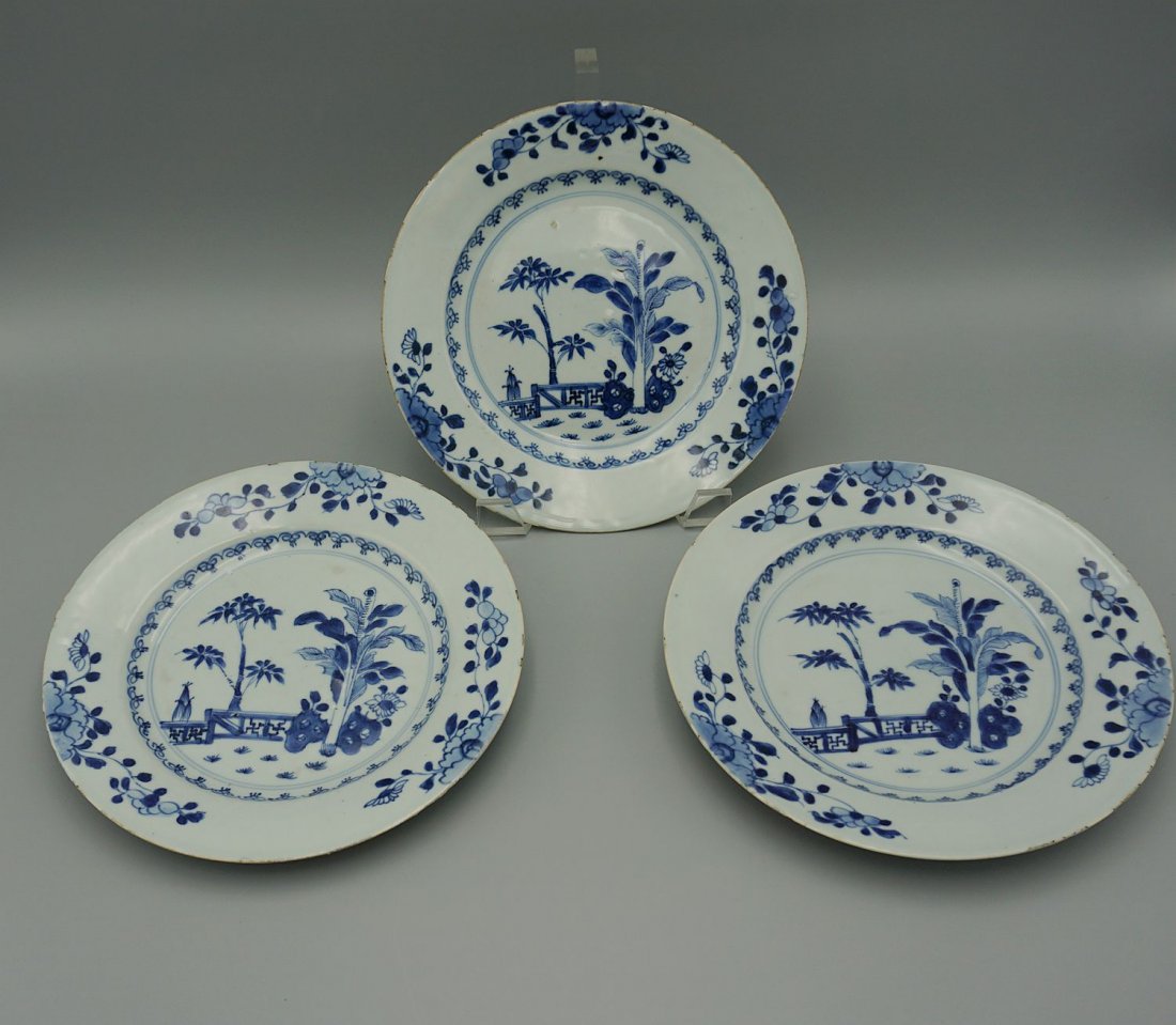 Three antique chinese export porcelain plates (1 of 4)
