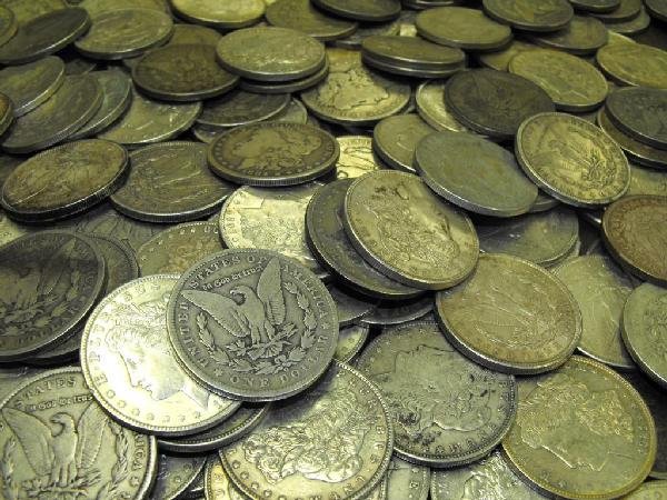 Random Date Morgan Silver Dollar- (1 of 1)