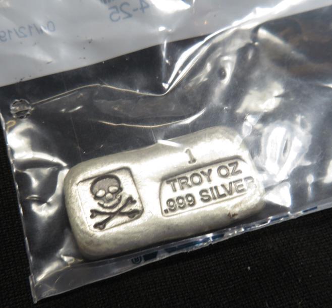 1 oz Drop Poured Skull n Crossbones Bar (1 of 2)