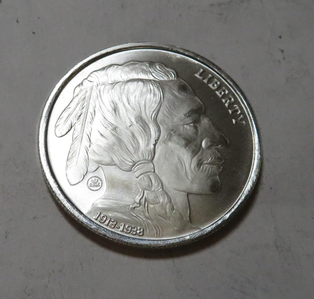 1 oz. Silver Buffalo Design Silver Round .9999 (1 of 2)