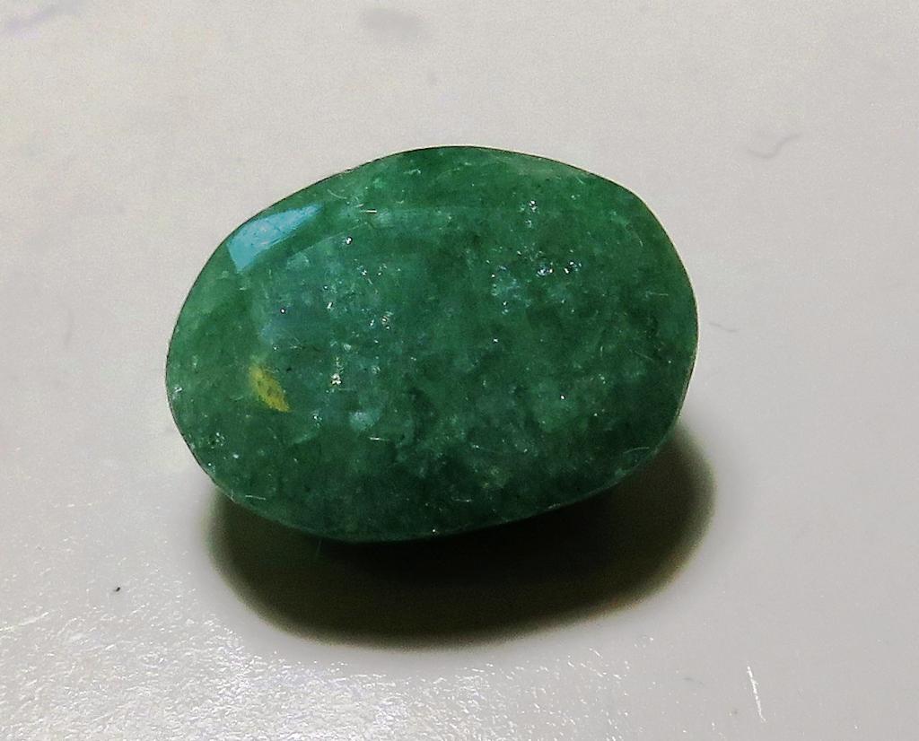 4 ct. Natural Emerald Green Gemstone (1 of 2)