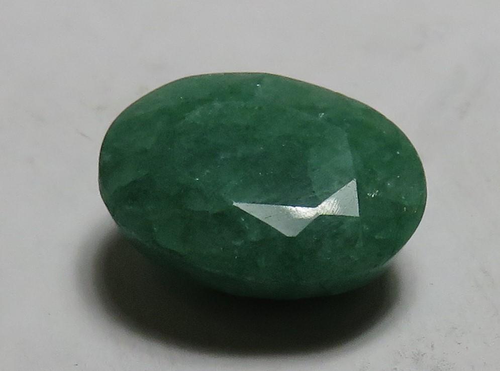 3 ct. Natural Emerald Green Beryl Gemstone (1 of 2)