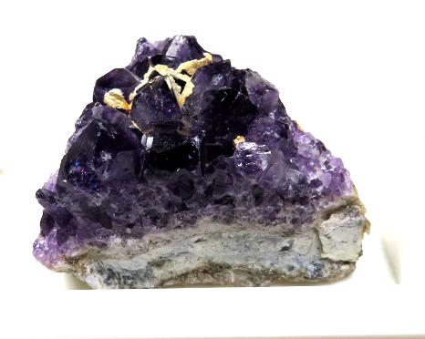 492 ct. Natural Amethyst Geode Display (1 of 3)