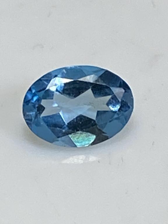 2 ct. Fine Grade Blue Topaz gemstone (1 of 1)