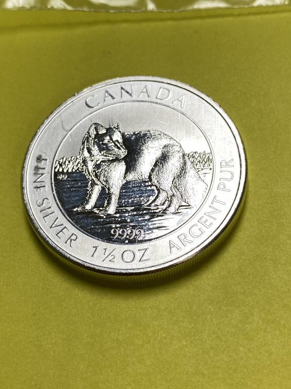 2014 - 1 1/2 oz Silver Round - Canada Wolf (1 of 2)