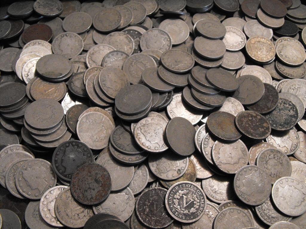 Lot of (100) V Nickels - Circulated (1 of 1)