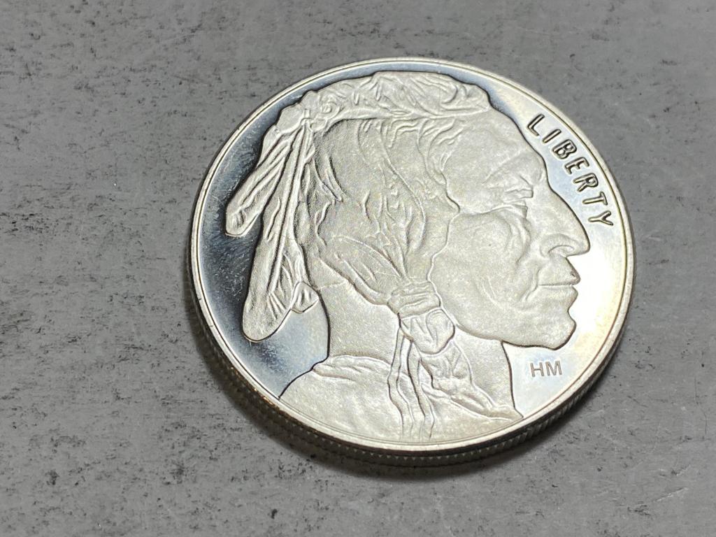 1 oz. Buffalo Design Silver Round (1 of 2)
