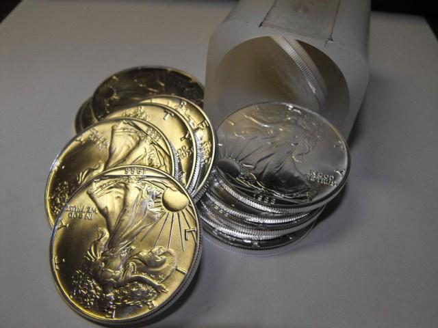Roll of (20) US Silver Eagles (1 of 1)