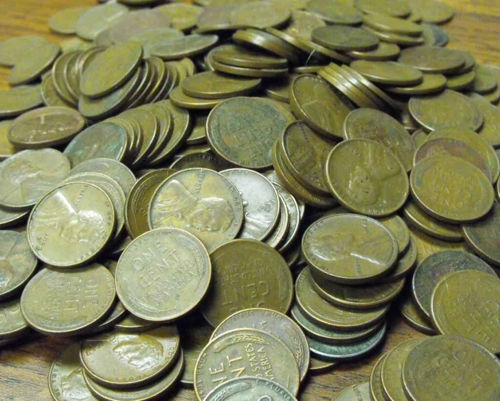 Lot of 400 Wheat Cents - (1 of 1)
