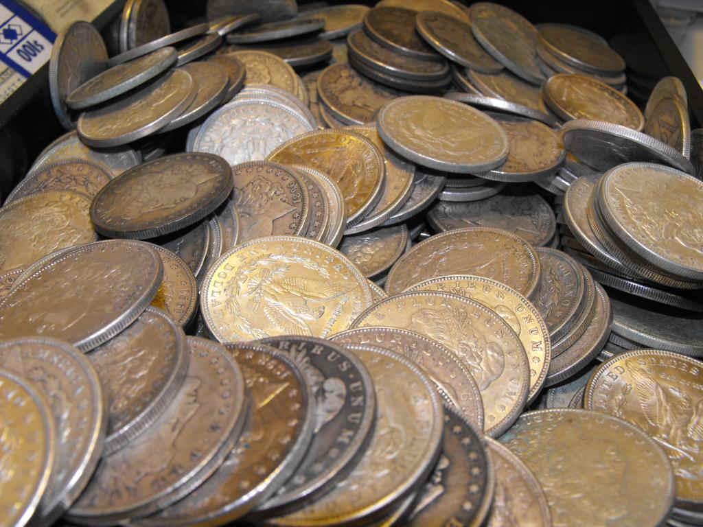 Lot of 50 Assorted date and grade Morgan $ 1 (1 of 1)