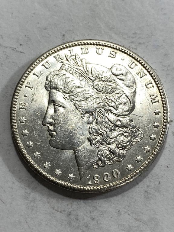 1900 P BU Grade Morgan Silver Dollar (1 of 2)