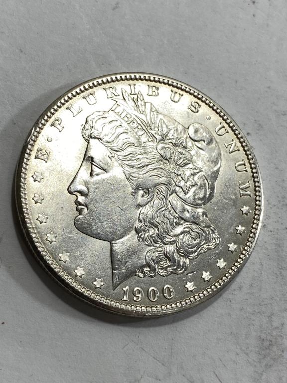 1900 P BU Grade Morgan Silver Dollar (1 of 2)