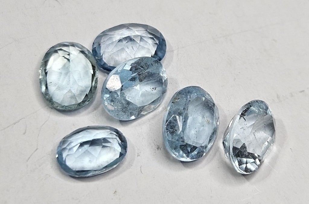 8.8 tcw. Natural Blue Topaz Gem Parcel (1 of 2)