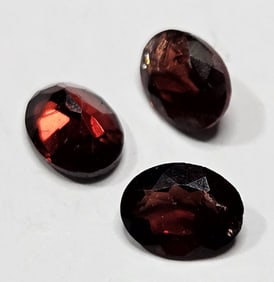 4.45 tcw. Garnet Gemstone Parcel