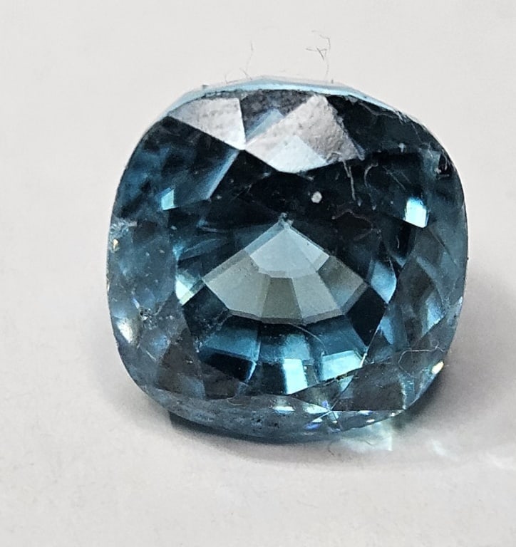 7.9 ct. STUNNING Natural Blue Zircon Gemstone: $1250 retailvalue -Item is the exact item in the image - Bidder is responsible for all value and grade determination - Please review all terms prior to placing any bids - All bids are an agreementtoal