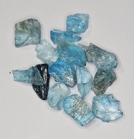 20 tcw. Natural Saturated Aqua Marine Rough Parcel