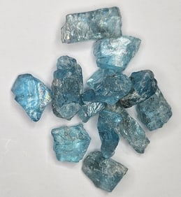 25 tcw. Gem Grade Saturated Aqua Marine Parcel