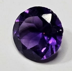 1 t. Natural Heavy Saturation Gemstone