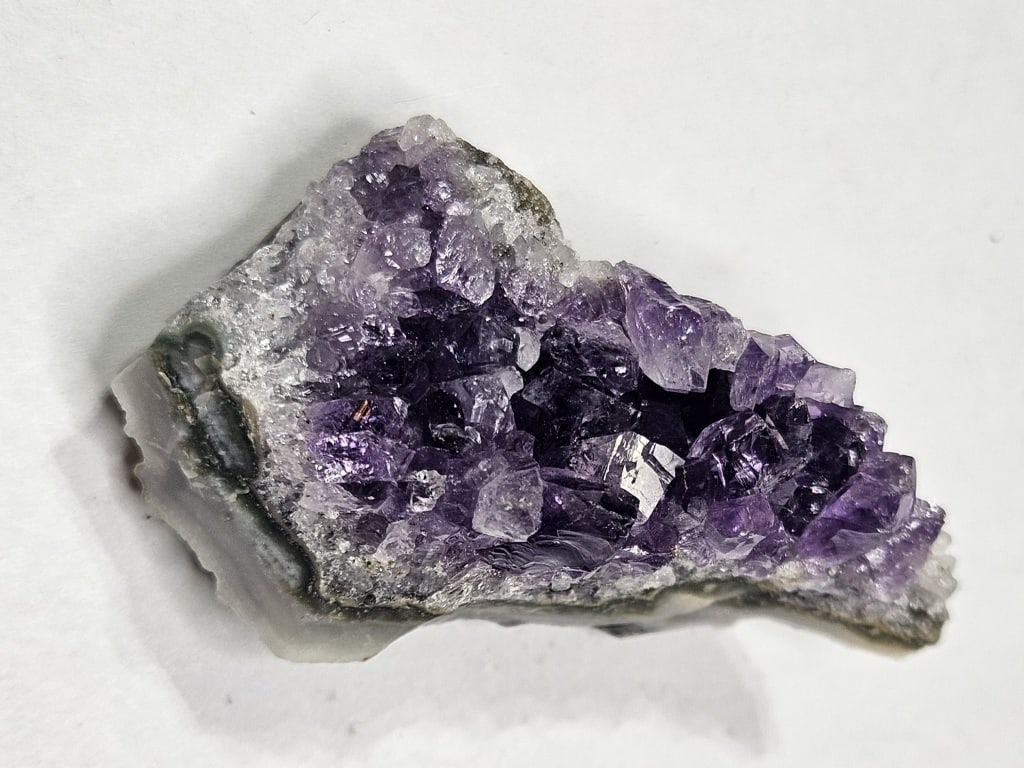 28.28 gram Uruguay Amethyst Geode (1 of 4)