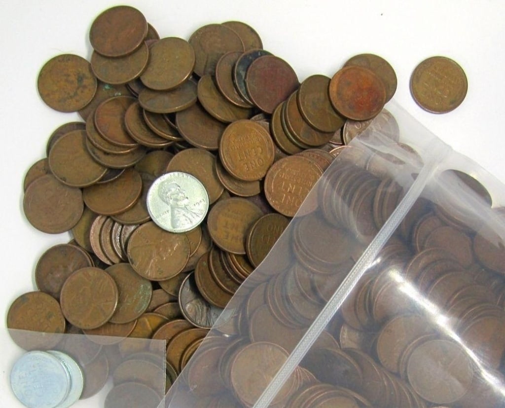 Lot of (100) Unsearched Lincoln Wheat Cents: An unsearched bag counted from large hoard into parcels of 100 pcs.