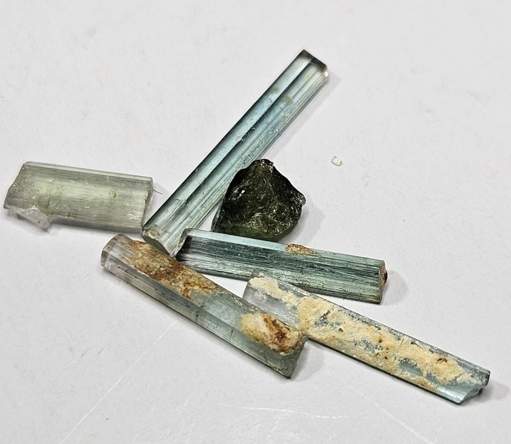 4.70 tcw. Investors Lot Tourmaline Gem Parcel: Item is the exact item in the image- Bidder is responsible for all value and grade determination -