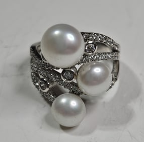Sterling Silver Ring w/Fashion Pearl and CZ
