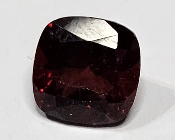 1.95 ct. Natural Garnet Gemstone