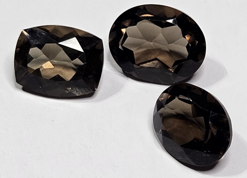 8.60 tcw. Natural Smoky Quartz Gemstone Parcel: Item is the exact item in the image - Bidder is responsible for all value and grad determination - Please review all terms prior to plaicng any bids- All sales fianl and all bids are an agreement