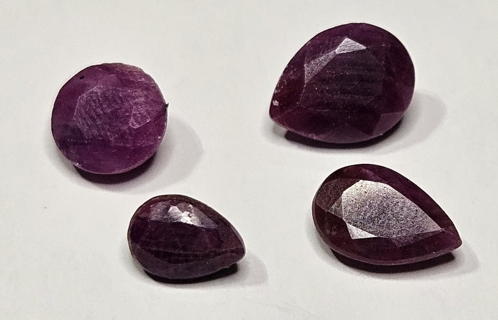 6.40 tcw. Natural Ruby Gemstone Parcel: Item is the exact item in the image - Bidder is responsible for all value and grad determination - Please review all terms prior to plaicng any bids- All sales fianl and all bids are an agreement to p