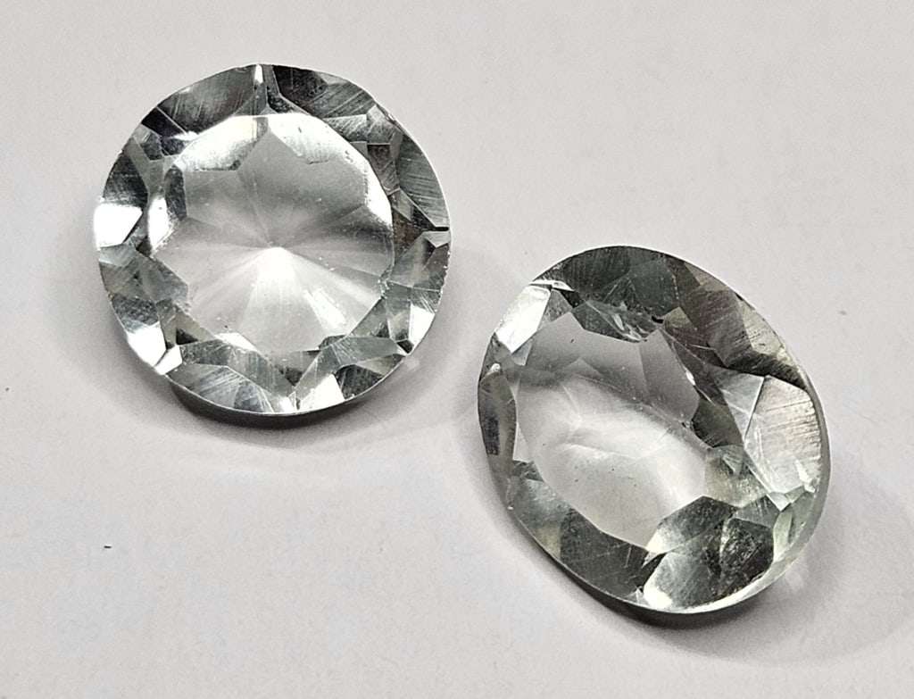 5.30 tcw. Natural White Topz Gemstones: Item is the exact item in the image - Bidder is responsible for all value and grad determination - Please review all terms prior to plaicng any bids- All sales fianl and all bids are an agreement