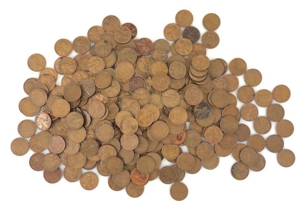 (225) Random Date Lincoln Wheat Cents: Items are as shown in the image and described in the title - Please note tht we have more than one of these items and the exact item in the image may not be the item you recieve. Winning bidder will r