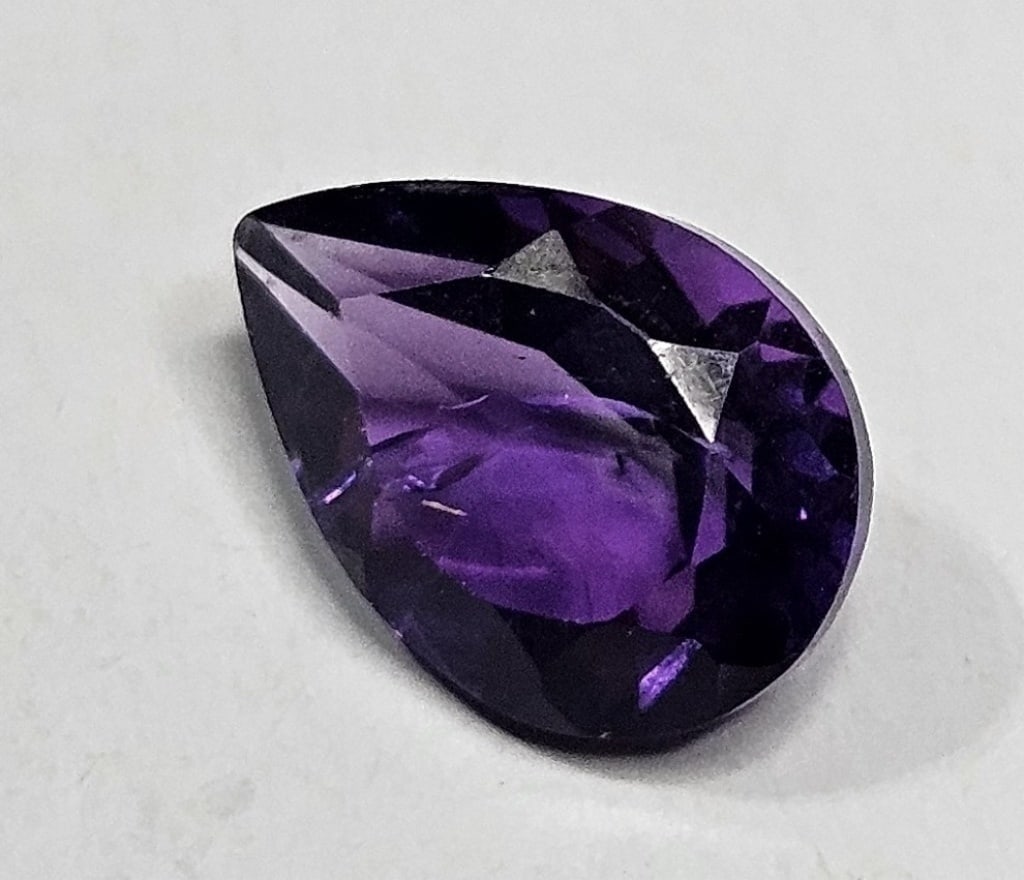 1.90 ct. Natural Pear Amethyst Gemstone (1 of 3)