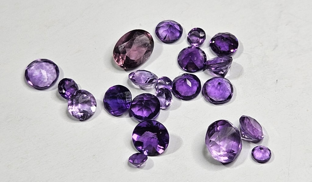 9.10 tcw. Natural Amethyst Gemstone Parcel: Items are as described in the tile - Please use the image to verify the item - Please review the entire terms and conditions prior to placing any bids- All sales final -