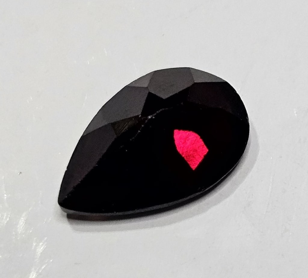 4.05 ct. Pear Shape Garnet Gemstone - 2
