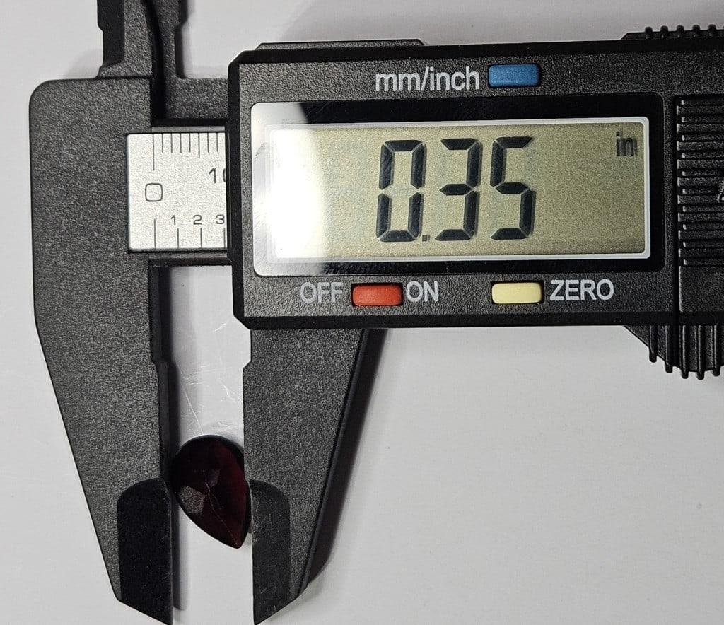 4.05 ct. Pear Shape Garnet Gemstone - 3