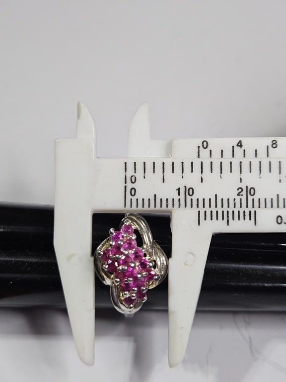 Sterling Silver w/ Natural Ruby Gemstones Ring: Item is the exact item in the image - Bidder is responsible for all value and grade determination - Please review all terms and conditions prior to placing any bids-