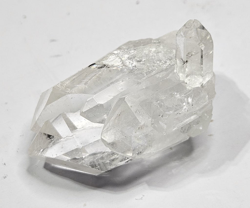27.83 gram SUPERIOR Grade Crystal Quartz Specimen: Item is the exact item in the image - Bidder is responsible for all value grade determination - Please review all terms and conditins prior to placing any bids- All sales are final and all