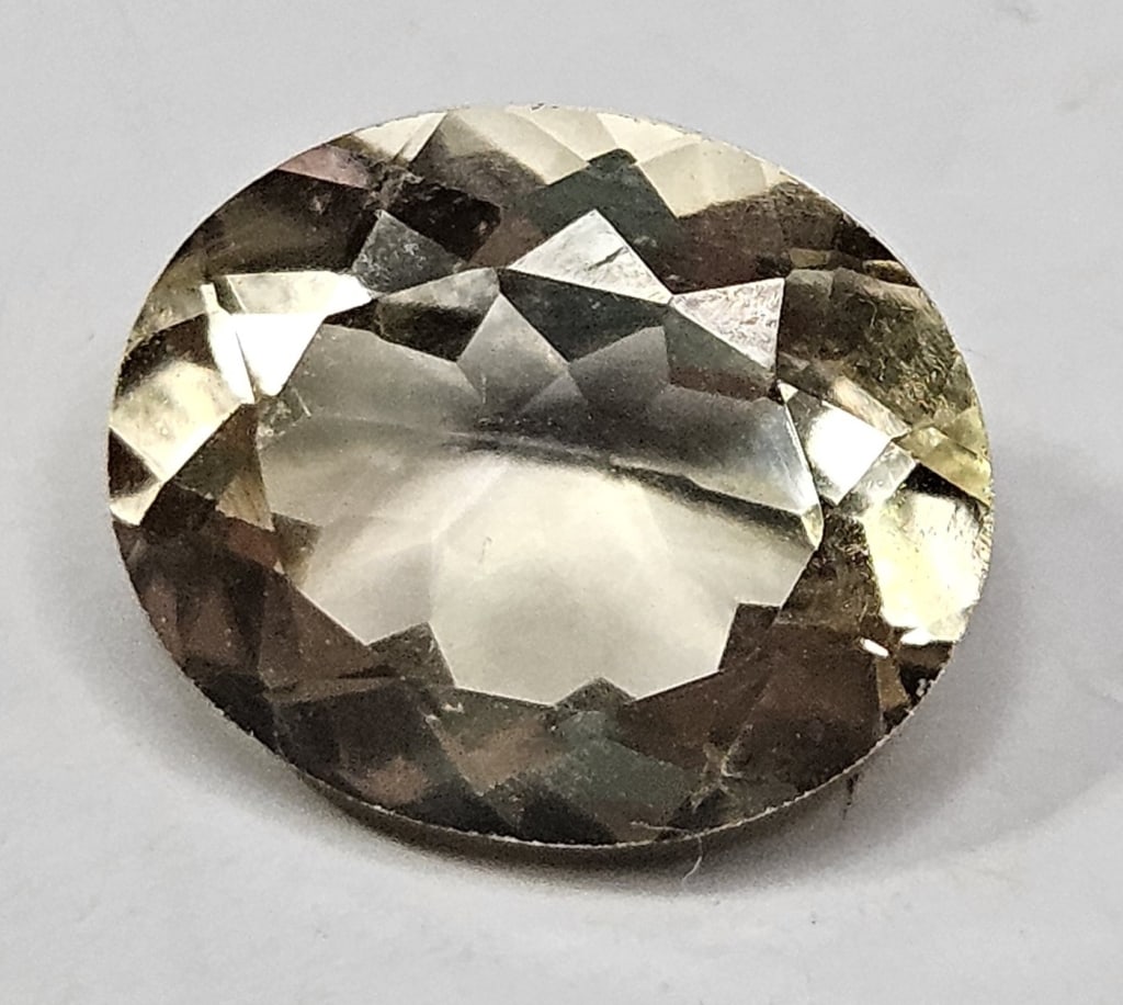 4.30 ct. Natural Citrine Gemstone: Items are as described in the tile - Please use the image to verify the item - Please review the entire terms and conditions prior to placing any bids- All sales final -