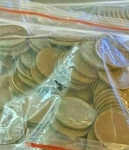 A Bag of (100 unsearched Lincoln Wheat Cents: An unsearched bag counted from large hoard into parcels of 100 pcs.